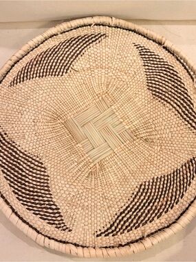 NEW Unique African Woven Basket. Tonga people of Zambia 14” one of a kind!